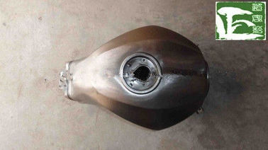 China Sportbike Oil Tank Yamaha Motorcycle Spare Parts Iron Steel Alloy Oil tank supplier